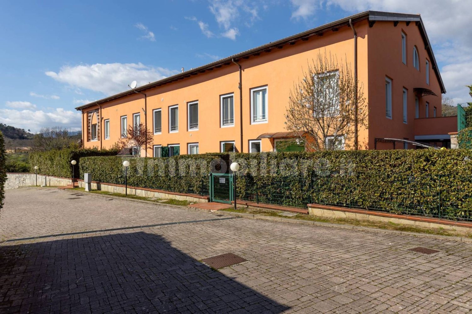 Apartamento de 3 dormitorios en Lucca, Italy No. 44588
