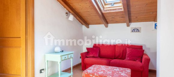 Apartamento de 3 dormitorios en Lucca, Italy No. 44588 22