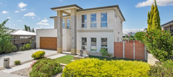 4 bedrooms House in Coombs, Australia No. 615 2