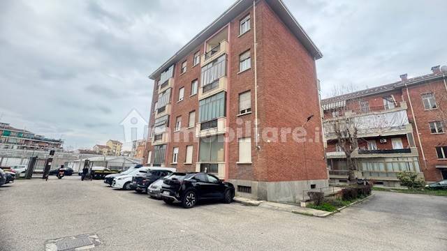 3 bedrooms Apartment in Turin, Italy No. 130742