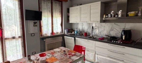 4 rooms Apartment in Varese, Italy No. 334219 3