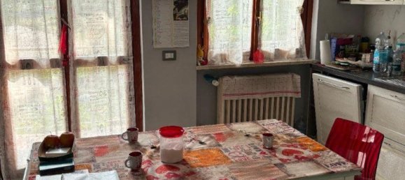 4 rooms Apartment in Varese, Italy No. 334219 2