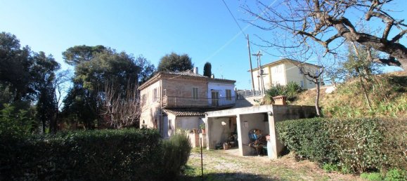 3 bedrooms House in Magliano di Tenna, Italy No. 352267 2