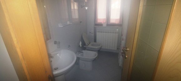 3 bedrooms House in Magliano di Tenna, Italy No. 352267 13