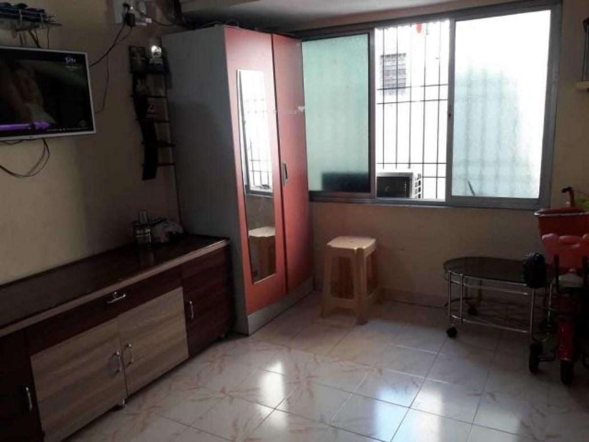 Studio in Mumbai, India No. 1374