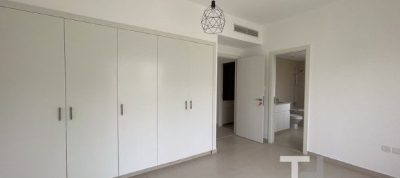 Adosado de 3 dormitorios en Town Square, UAE No. 28640 6