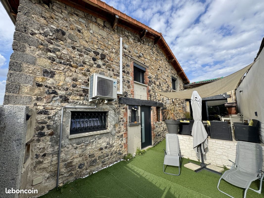 4 غرف نوم منزل في Puy-de-Dome, France رقم 343324