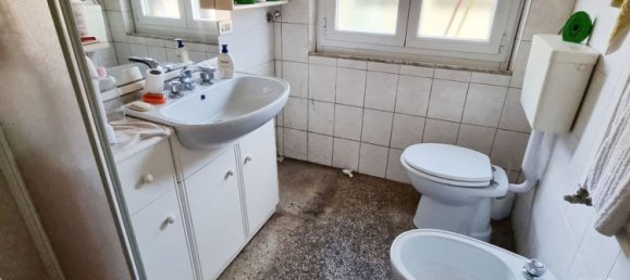 14 rooms House in Lumarzo, Italy No. 172612 30