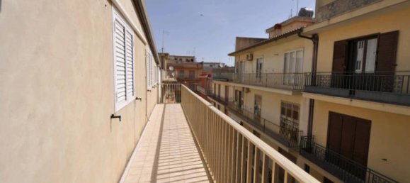 4 rooms Apartment in Ragusa, Italy No. 67086 9