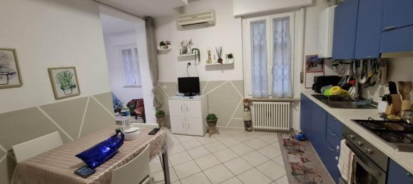 3 rooms Apartment in Piacenza, Italy No. 173307 3