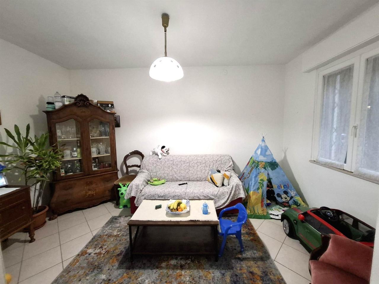 3 rooms Apartment in Piacenza, Italy No. 173307