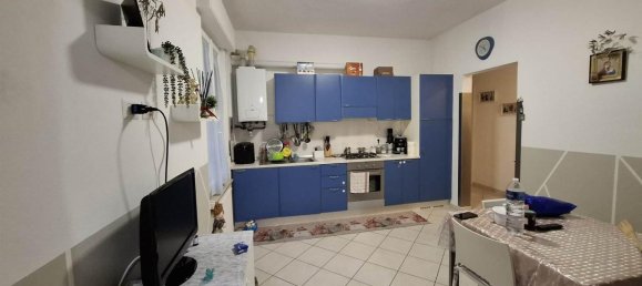 3 rooms Apartment in Piacenza, Italy No. 173307 2