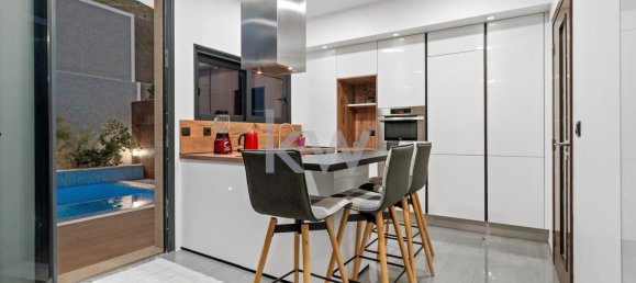 3 bedrooms House in Funchal, Portugal No. 25080 17