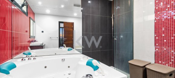 3 bedrooms House in Funchal, Portugal No. 25080 15