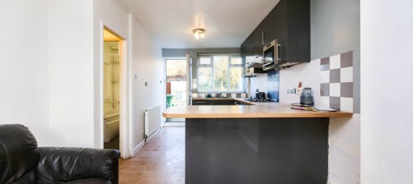 3 bedrooms House in York, United Kingdom No. 2357 8