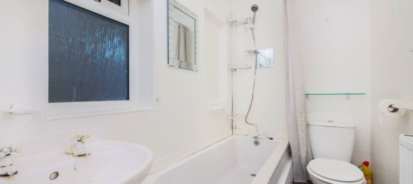 3 bedrooms House in York, United Kingdom No. 2357 13