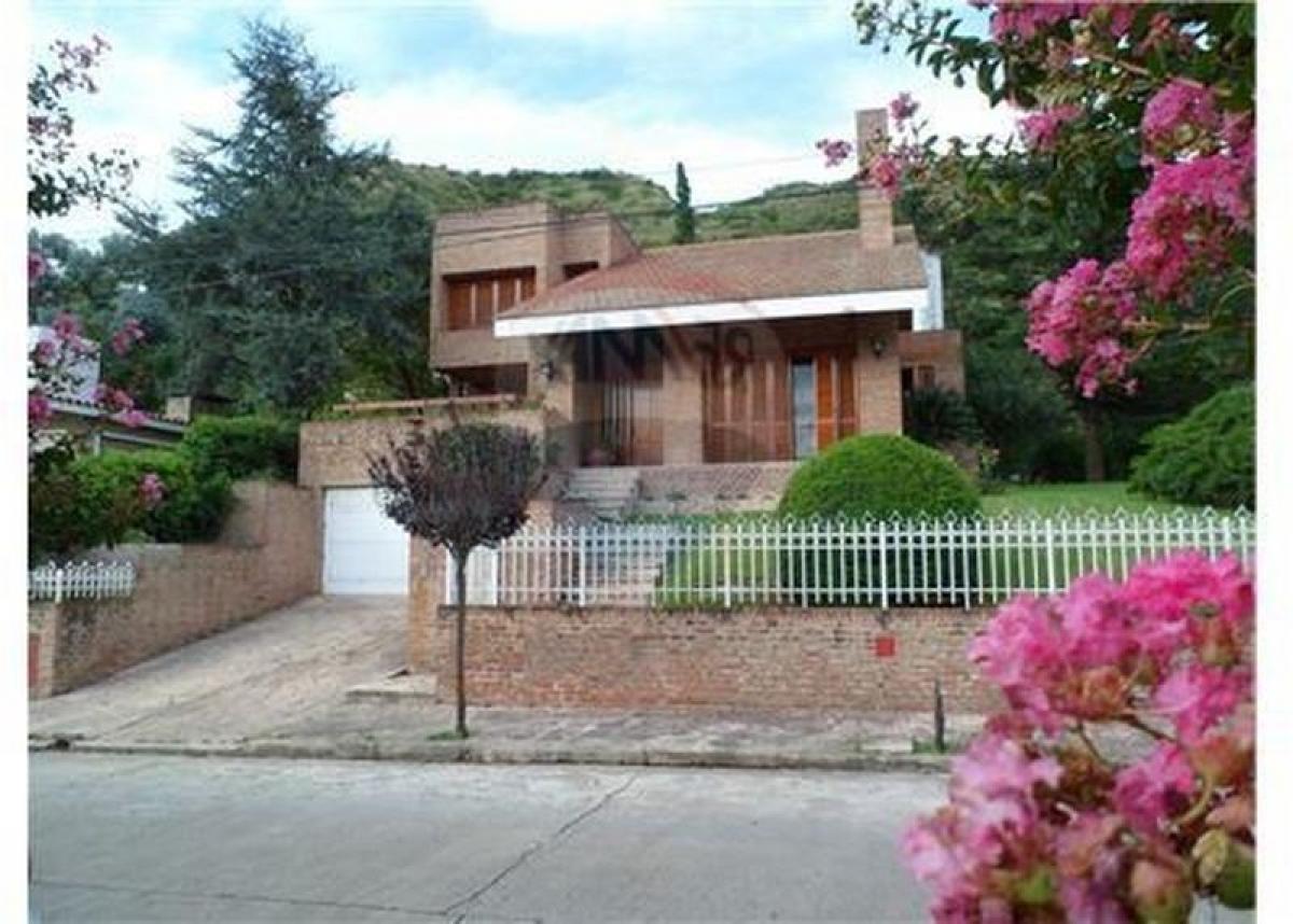 6 bedrooms House in Cordoba, Argentina No. 17608