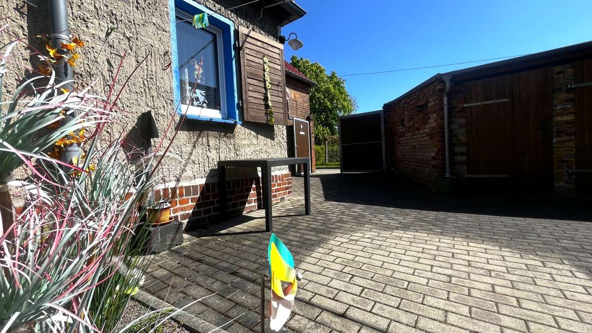 6 rooms Townhouse in Anhalt-Bitterfeld, Germany No. 219917