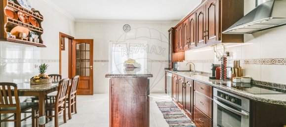 4 Schlafzimmer Haus in Loures, Portugal, Nr. 45956 15