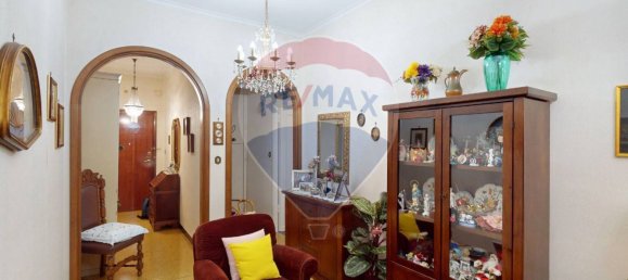 3 bedrooms Apartment in Genoa, Italy No. 142483 3