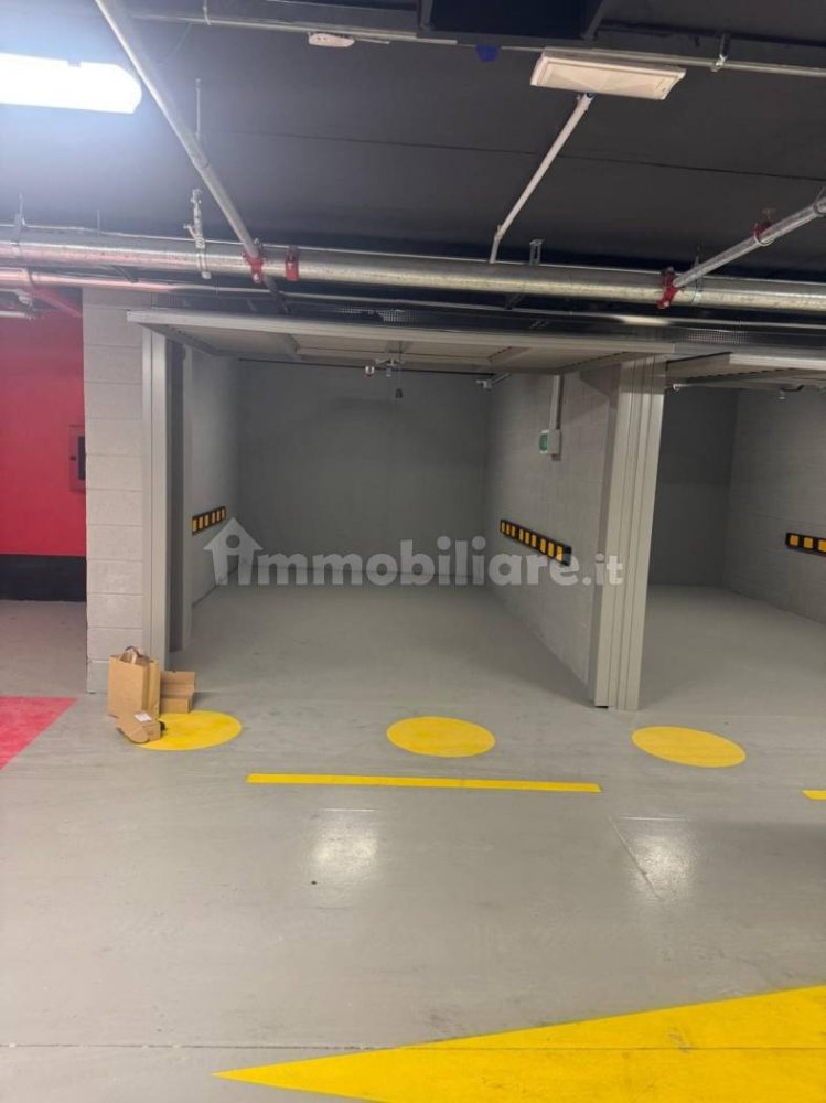 Garage in Milan, Italy 19m², Nr. 319995