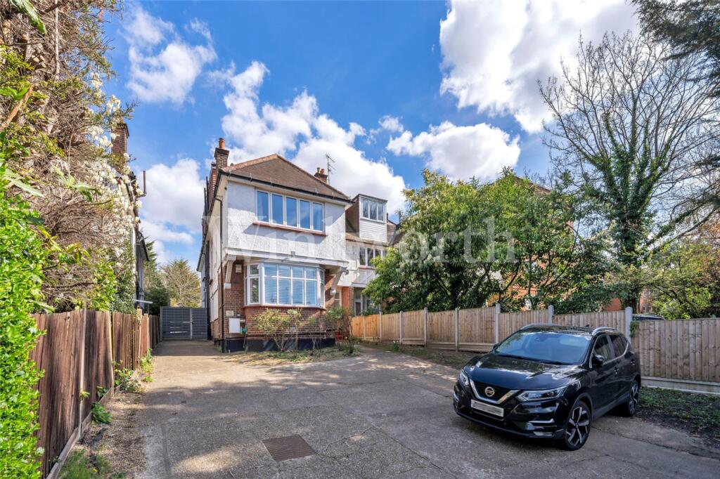 3 bedrooms Apartment in London, United Kingdom No. 3660