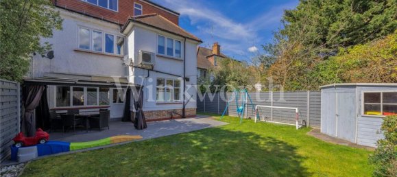 3 bedrooms Apartment in London, United Kingdom No. 3660 9