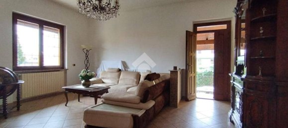 2 bedrooms House in Vigevano, Italy No. 207118 6