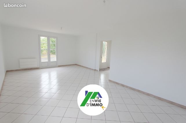 3 Schlafzimmer Haus in Echire, France, Nr. 301627