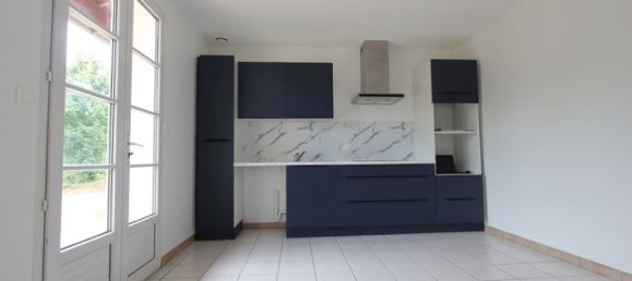 3 Schlafzimmer Haus in Echire, France, Nr. 301627 7