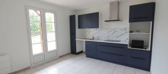 3 Schlafzimmer Haus in Echire, France, Nr. 301627 8