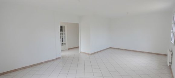 3 Schlafzimmer Haus in Echire, France, Nr. 301627 6