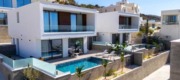 3 bedrooms House in Chloraka, Cyprus No. 16873 2