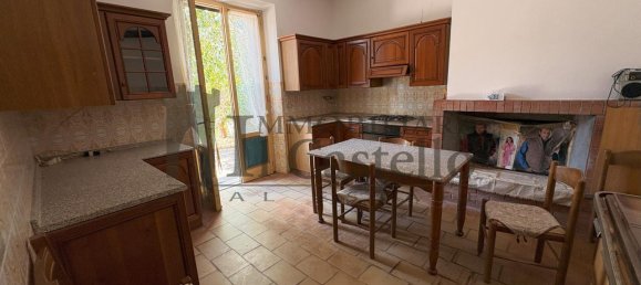 5-Zimmer Haus in Castiglione del Lago, Italy, Nr. 154927 2