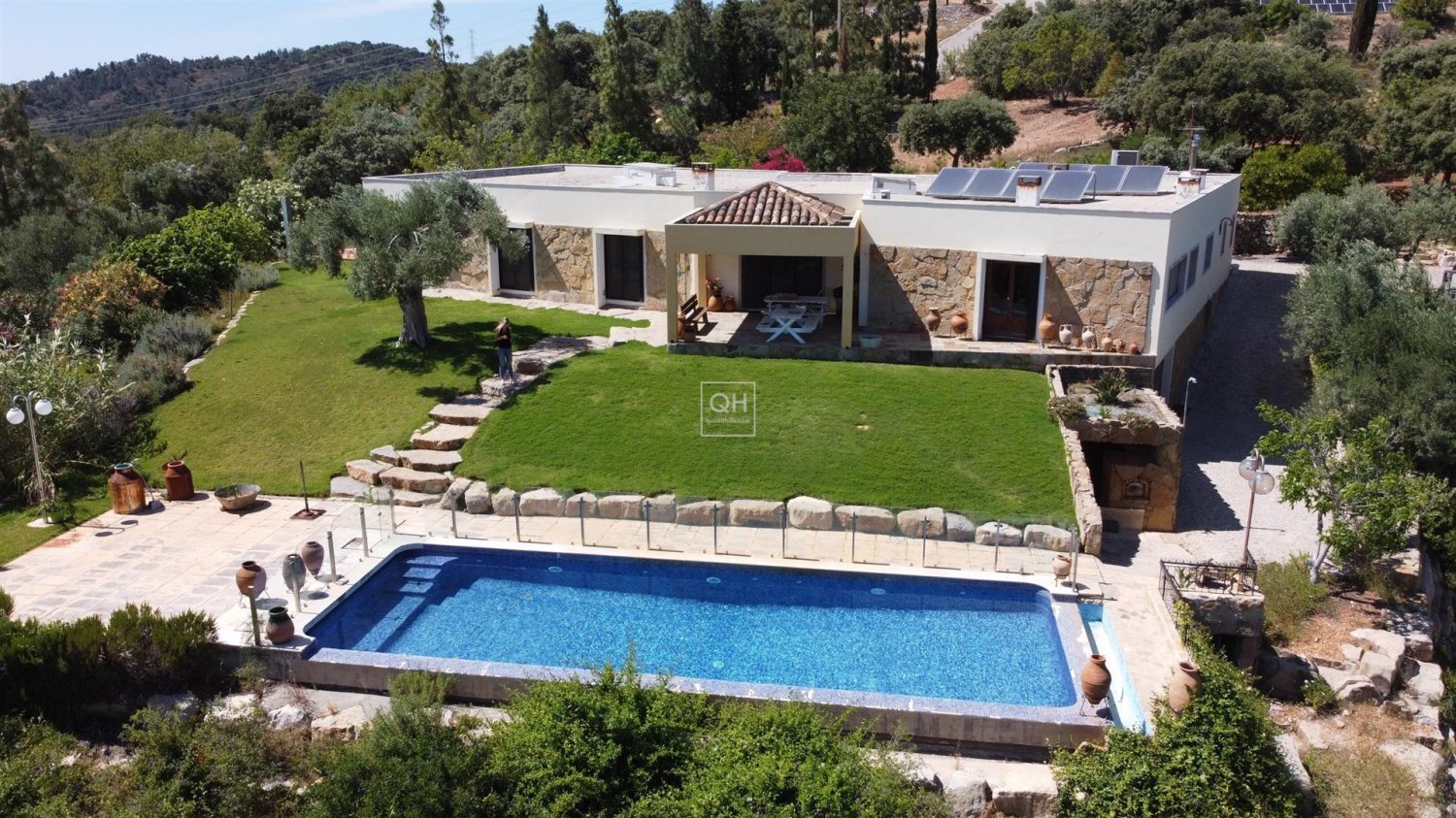 5 bedrooms Villa in Sao Bras de Alportel, Portugal No. 207307