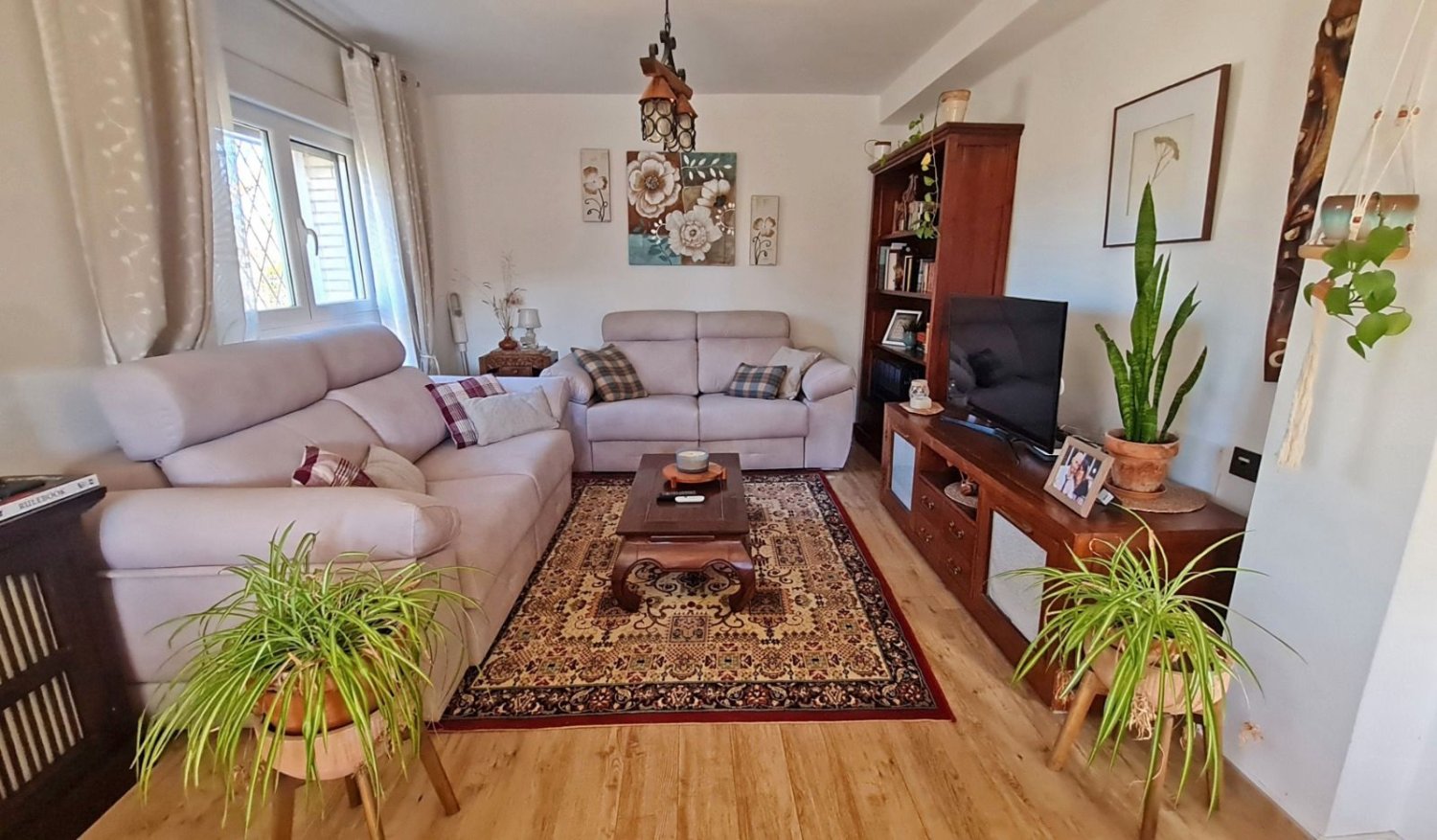 4 غرف نوم منزل في Zaragoza, Spain رقم 113495