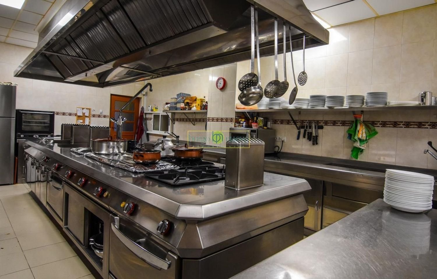  عقار تجاري في Leon, Spain 360متر مربع رقم 78024