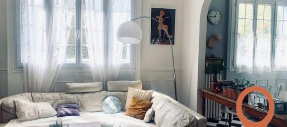 Casa de 5 dormitorios en Villejuif, France No. 188727 4