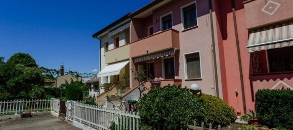 3 bedrooms House in San Martino di Venezze, Italy No. 263080 3