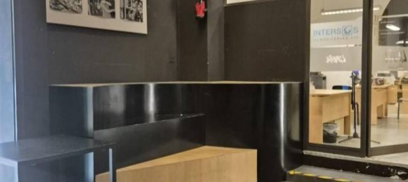 5غرفة عقار تجاري في Palermo, Italy رقم 104375 4