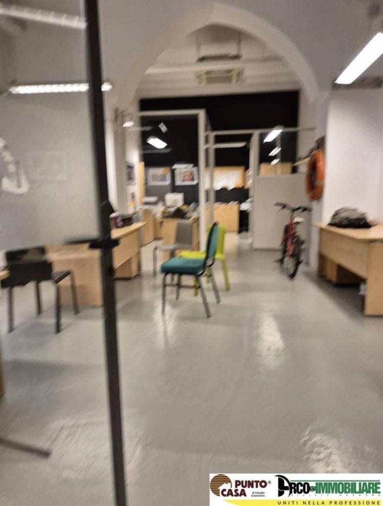 5غرفة عقار تجاري في Palermo, Italy رقم 104375