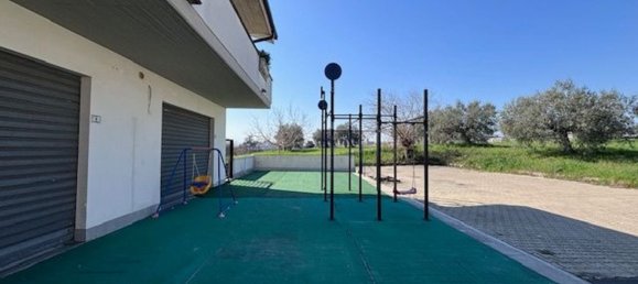 Gewerbliche Immobilie in Spoltore, Italy 446m², Nr. 114224 25