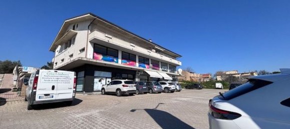 Gewerbliche Immobilie in Spoltore, Italy 446m², Nr. 114224 4