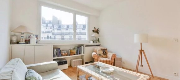 2 rooms Apartment in Neuilly-sur-Seine, France No. 105045 2