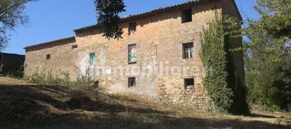 3 bedrooms House in Todi, Italy No. 43221 2