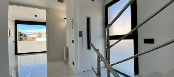 4 غرف نوم منزل في Sant Just Desvern, Spain رقم 130733 8