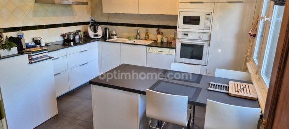 5 bedrooms House in Roncq, France No. 221056 6