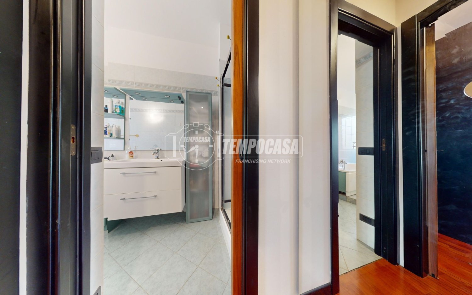 Apartamento de 1 dormitorio en Milan, Italy No. 246700