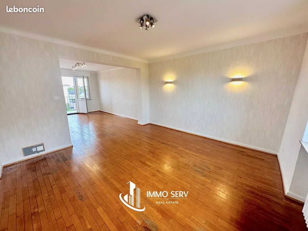 3 Schlafzimmer Wohnung in Thionville, France, Nr. 255856