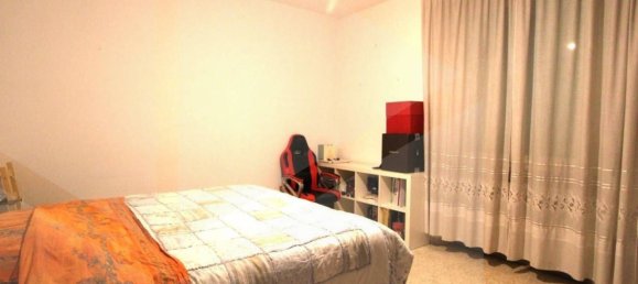 5 rooms Apartment in Pontedera, Italy No. 17134 12